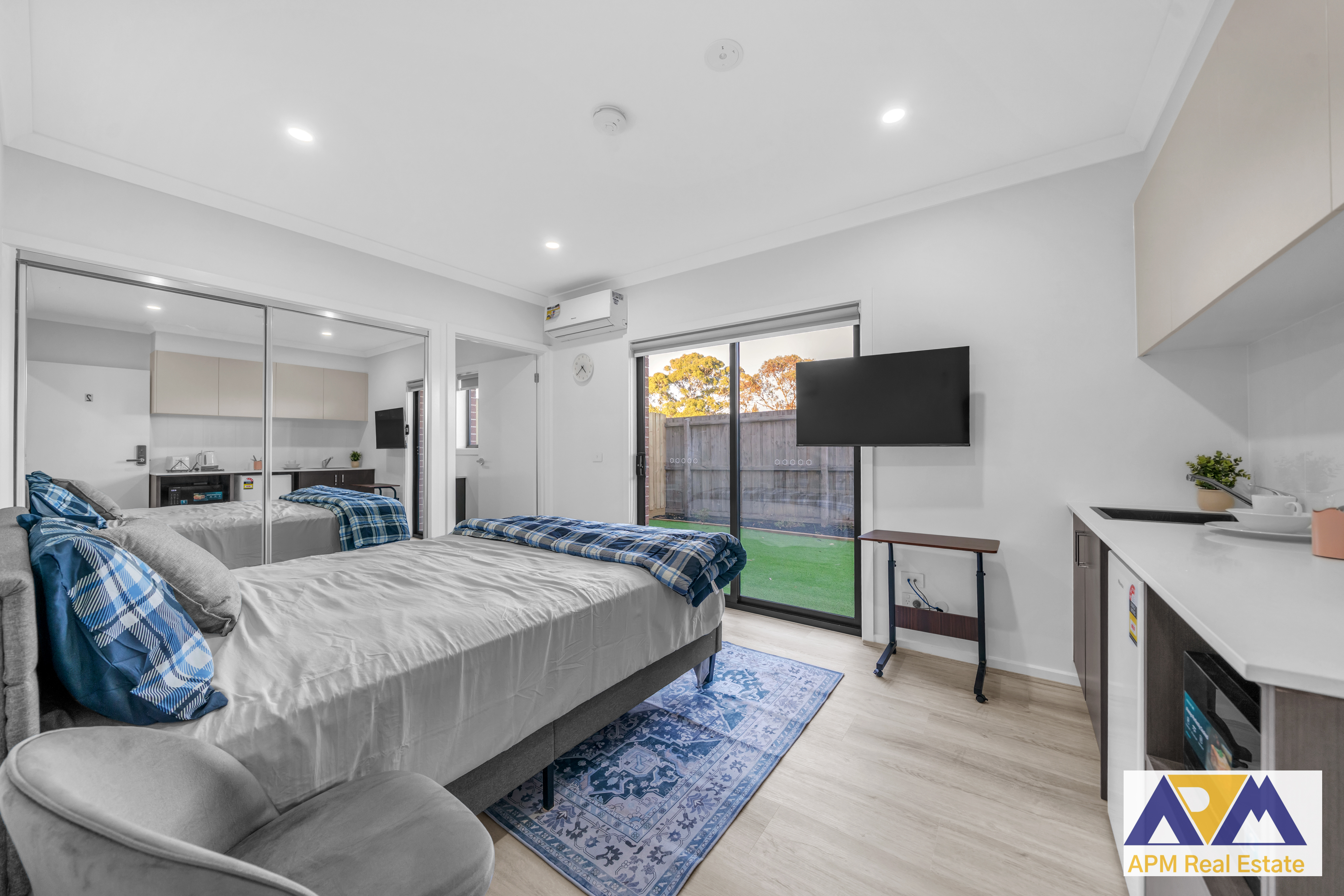 9 Bedroom Rooming House Marshall - Photo 3